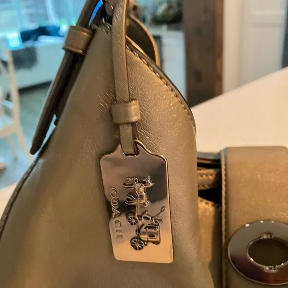 Coach Edie bag with 3 turn lock adjustable closures - Picture 11 of 14